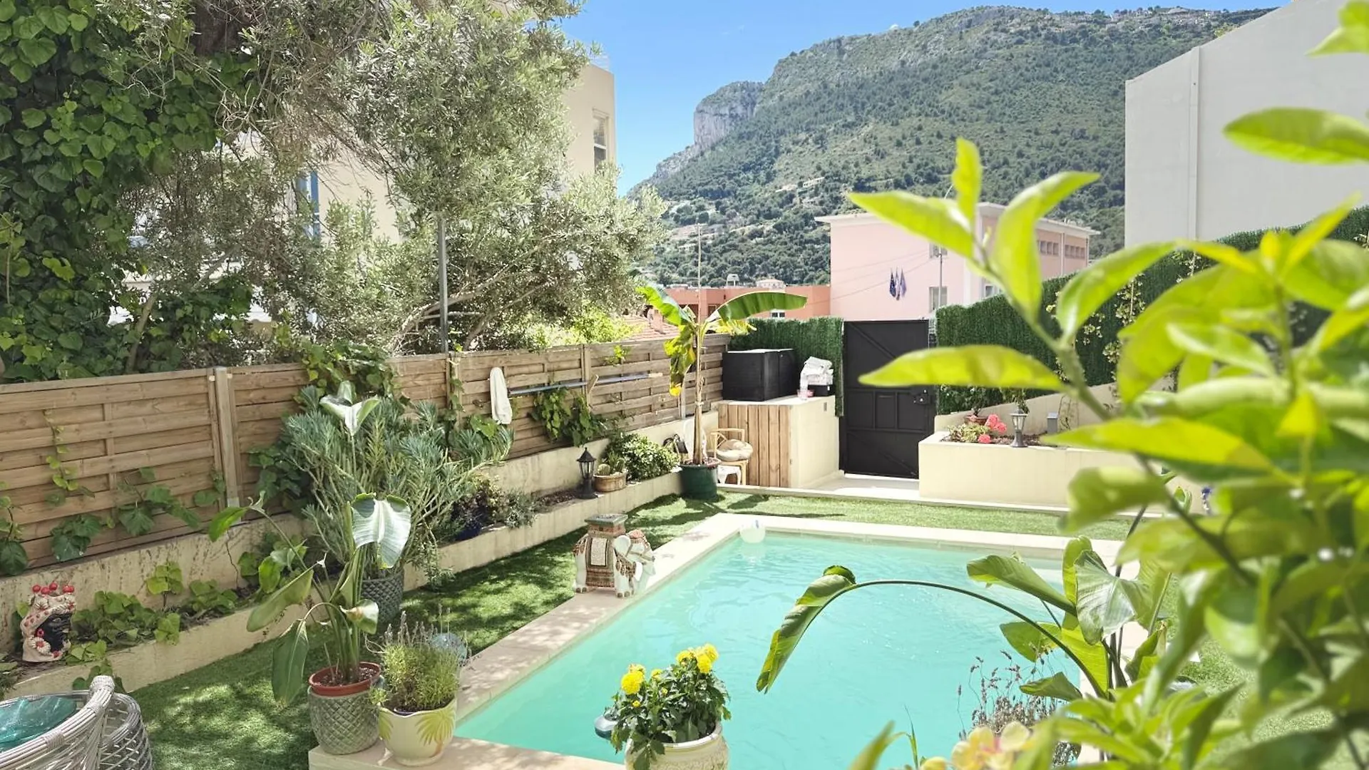 Rare, Private Garden, 2Bdr, Monaco Border Apartman Beausoleil 0*,